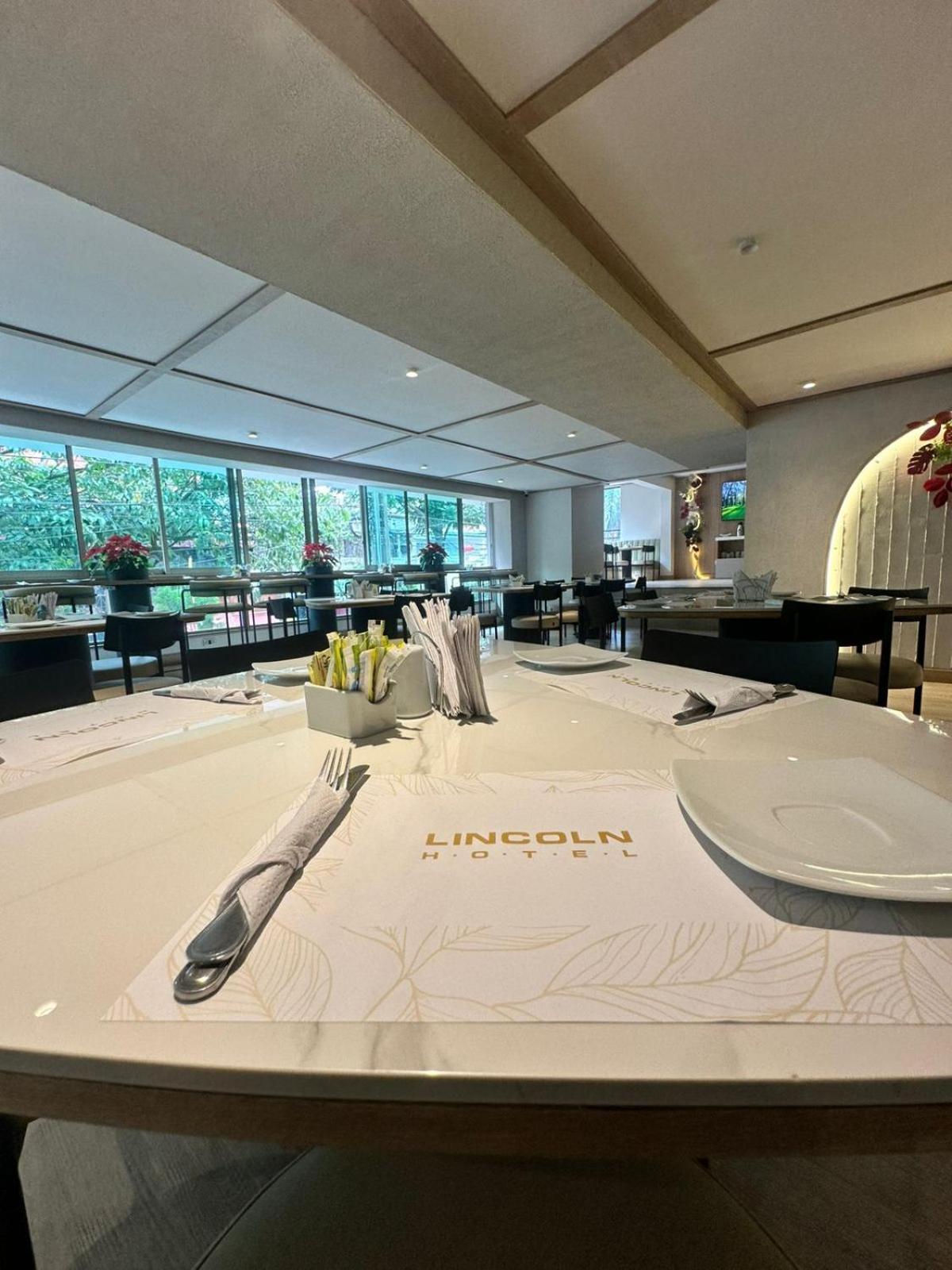 Hotel Lincoln Medellín Zewnętrze zdjęcie