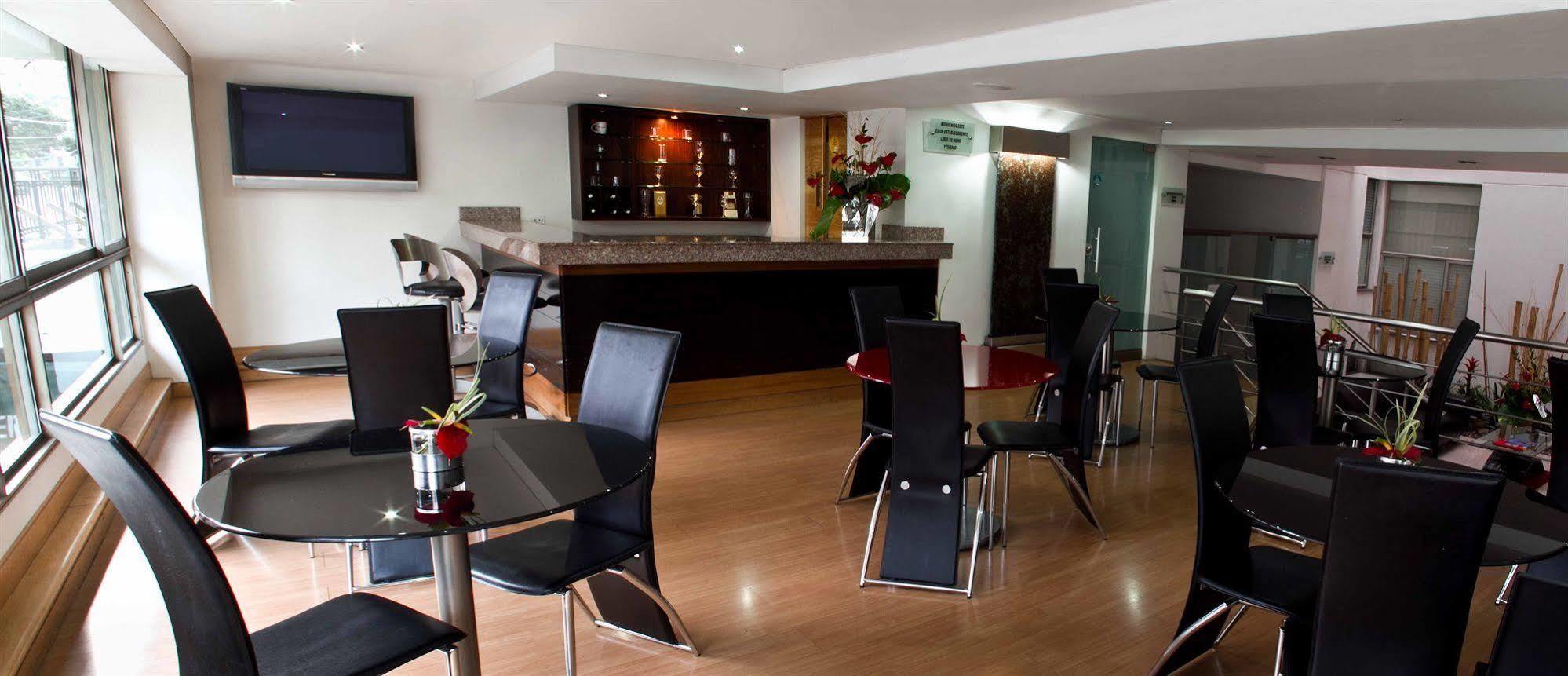 Hotel Lincoln Medellín Zewnętrze zdjęcie